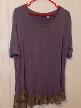 women XL gray top with sheer flower trim